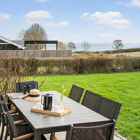 Dom wakacyjny Cozy In With Sauna Sjolund